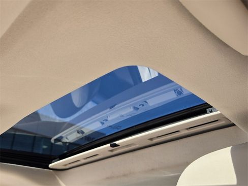 Used 2022 Maserati Quattroporte Modena image 16