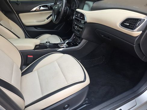 Used 2019 INFINITI QX30 AWD w/ Navigation Package image 32
