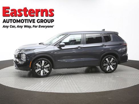 Used 2025 Mitsubishi Outlander SE FWD image 59