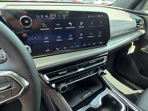 New 2026 Chevrolet Traverse LT w/ Driver Confidence Package FWD image 5