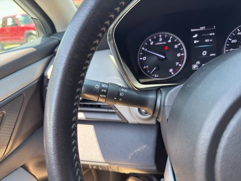 Used 2020 Subaru Outback Premium image 17