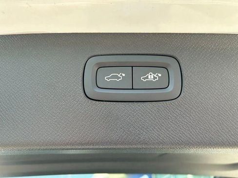 New 2025 Volvo XC90 T8 Plus w/ Protection Package Premier AWD/4WD image 23