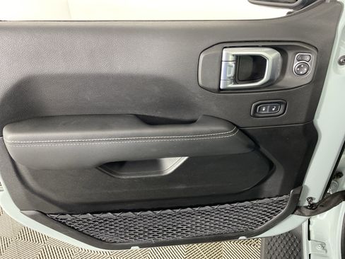 Used 2023 Jeep Wrangler Sahara image 15