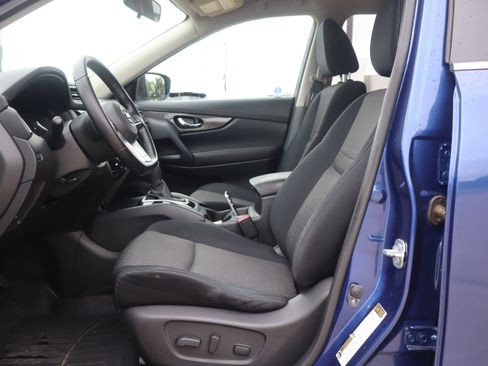 Used 2017 Nissan Rogue SV AWD/4WD image 9