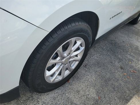 Used 2018 Chevrolet Equinox LS image 4