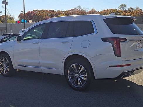 Used 2024 Cadillac XT6 Premium Luxury w/ Technology Package image 2