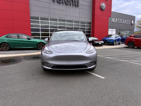 Used 2025 Tesla Model Y Performance AWD/4WD image 3