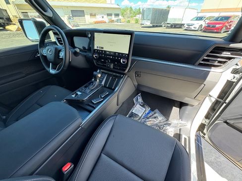Used 2026 Lexus GX 550 w/ Accessory Package (ZB) AWD/4WD image 7