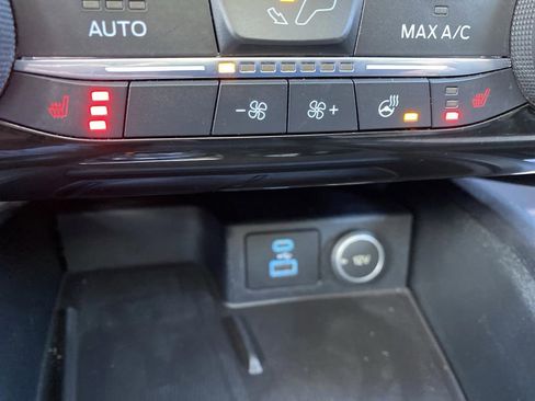 Used 2021 Ford Escape Titanium w/ Titanium Elite Package image 8