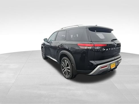 New 2025 Nissan Pathfinder Platinum image 6