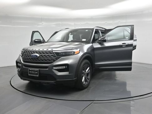 Certified 2023 Ford Explorer XLT w/ Equipment Group 202A RWD image 30
