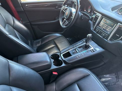 Used 2015 Porsche Macan S image 16
