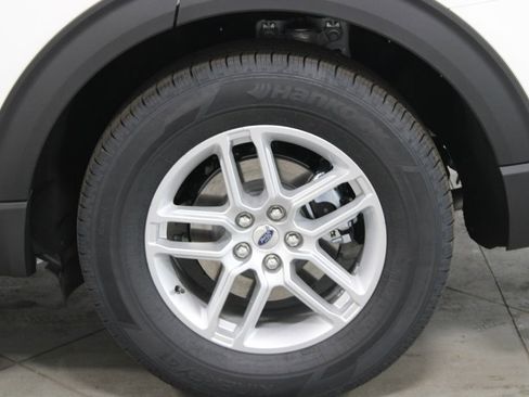 New 2026 Ford Explorer Active RWD image 17