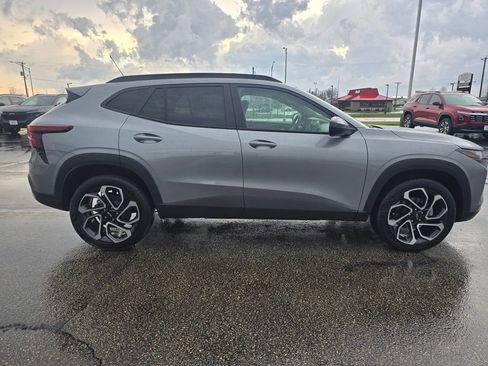 New 2026 Chevrolet Trax RS FWD image 4