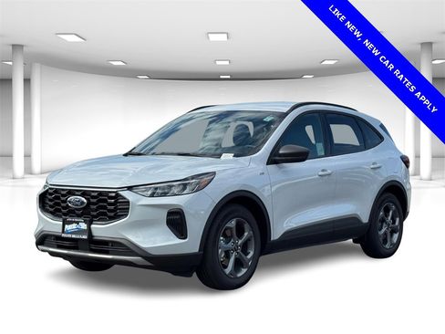 Used 2025 Ford Escape ST-Line w/ Equipment Group 301A image 2