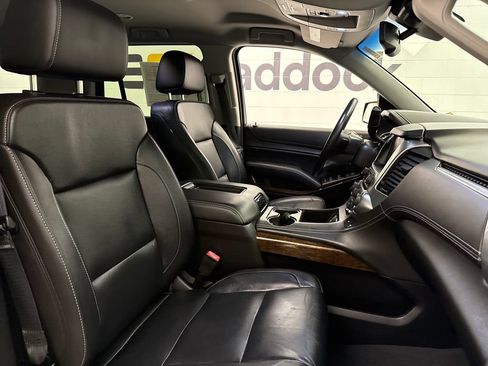 Used 2019 Chevrolet Tahoe LT w/ Luxury Package AWD/4WD image 27