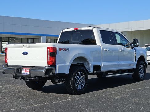 Used 2024 Ford F250 Lariat w/ FX4 Off-Road Package AWD/4WD image 4