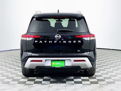 Used 2025 Nissan Pathfinder SL FWD image 8
