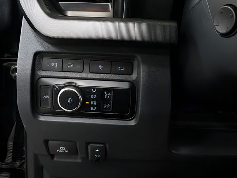 Used 2023 Ford F250 Platinum AWD/4WD image 20