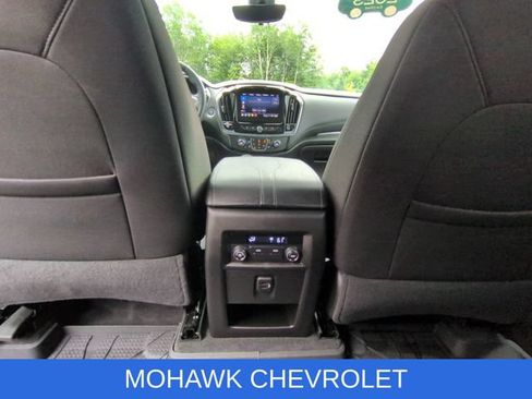 Used 2023 Chevrolet Traverse LT w/ Rear Camera Mirror Package AWD/4WD image 21