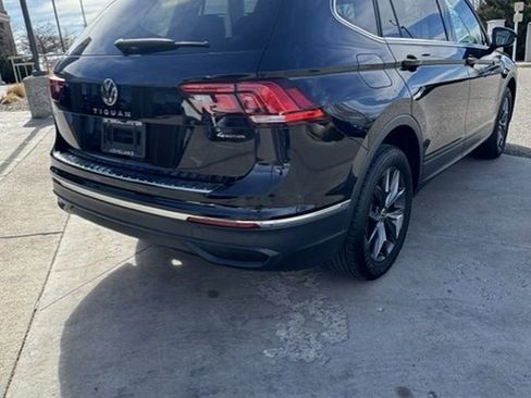 Used 2022 Volkswagen Tiguan SE w/ Panoramic Sunroof Package image 20
