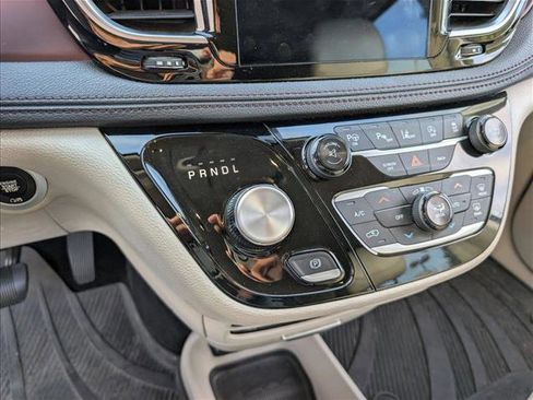 Used 2017 Chrysler Pacifica Limited w/ UConnect Theater Package image 14