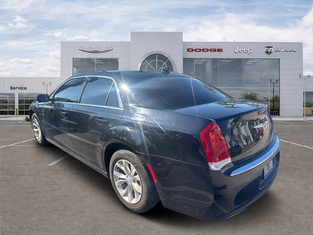 Certified 2019 Chrysler 300 Touring RWD image 19
