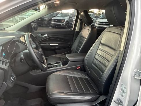 Used 2019 Ford Escape Titanium w/ U9j03 - Titanium Tow Package AWD/4WD image 15