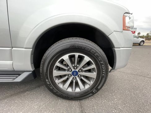 Used 2017 Ford Expedition EL XLT image 11