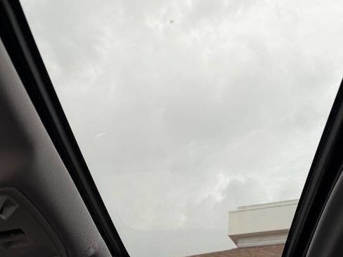 Used 2018 Cadillac Escalade ESV Premium Luxury image 19