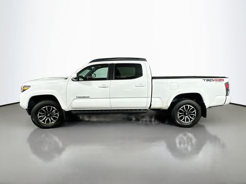 Used 2023 Toyota Tacoma TRD Sport w/ TRD Premium Sport Package AWD/4WD image 4