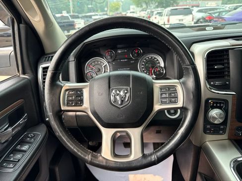Used 2018 RAM 1500 Laramie w/ Convenience Group AWD/4WD image 30
