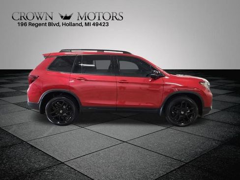 Used 2025 Honda Passport Black Edition image 2