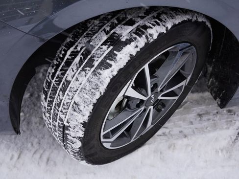 Certified 2022 Kia Forte LXS w/ LXS Technology Package image 14