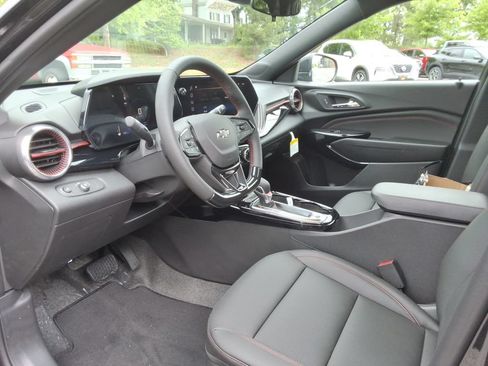 New 2026 Chevrolet Trax RS w/ Sunroof Package FWD image 20