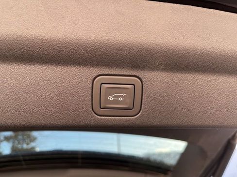 Used 2025 Cadillac Escalade IQ Sport 2 image 9