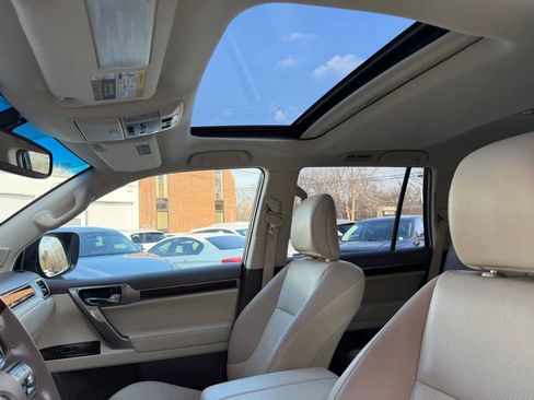 Used 2017 Lexus GX 460 image 17