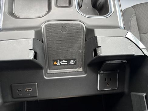 Used 2025 Chevrolet Silverado 1500 LT w/ Z71 Off-Road Package AWD/4WD image 28