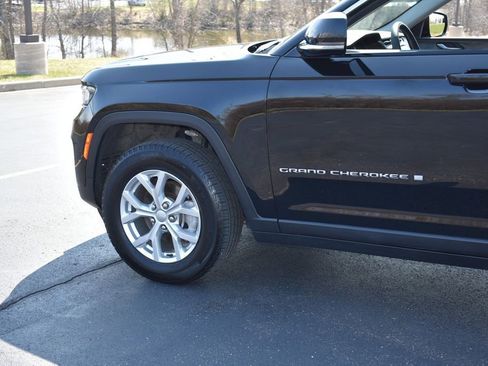Used 2024 Jeep Grand Cherokee Limited image 9