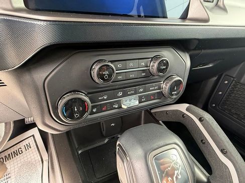 Certified 2022 Ford Bronco Outer Banks w/ Sasquatch Package AWD/4WD image 28