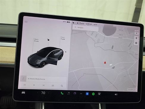Used 2018 Tesla Model 3 Long Range image 4