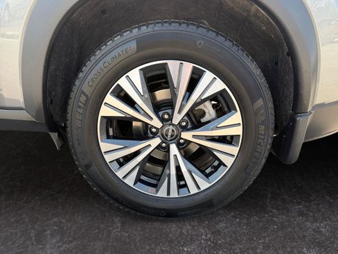 Used 2023 Nissan Rogue SV w/ SV Premium Package image 29