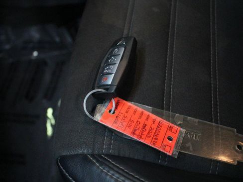 Used 2023 Mitsubishi Outlander SE image 32