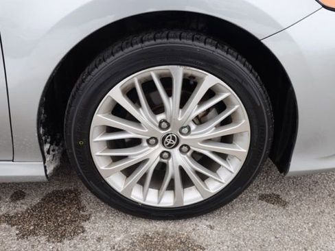 Used 2020 Toyota Camry XLE image 16