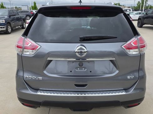 Used 2015 Nissan Rogue SV w/ SV Premium Package image 4