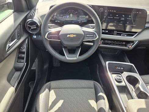 New 2026 Chevrolet Equinox LT w/ Convenience Package II image 8