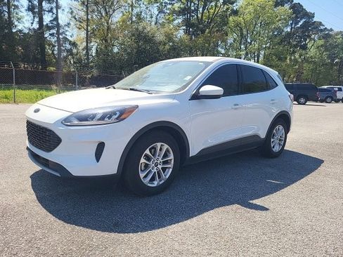 Used 2020 Ford Escape SE image 4