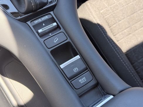 Used 2024 Honda HR-V LX image 24