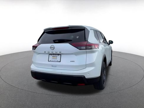 Used 2025 Nissan Rogue SV AWD/4WD image 14