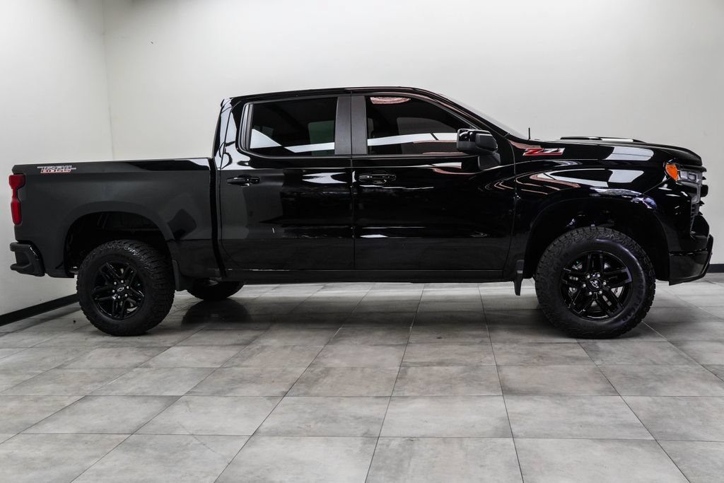 Used 2024 Chevrolet Silverado 1500 LT Trail Boss w/ Convenience Package II AWD/4WD image 7